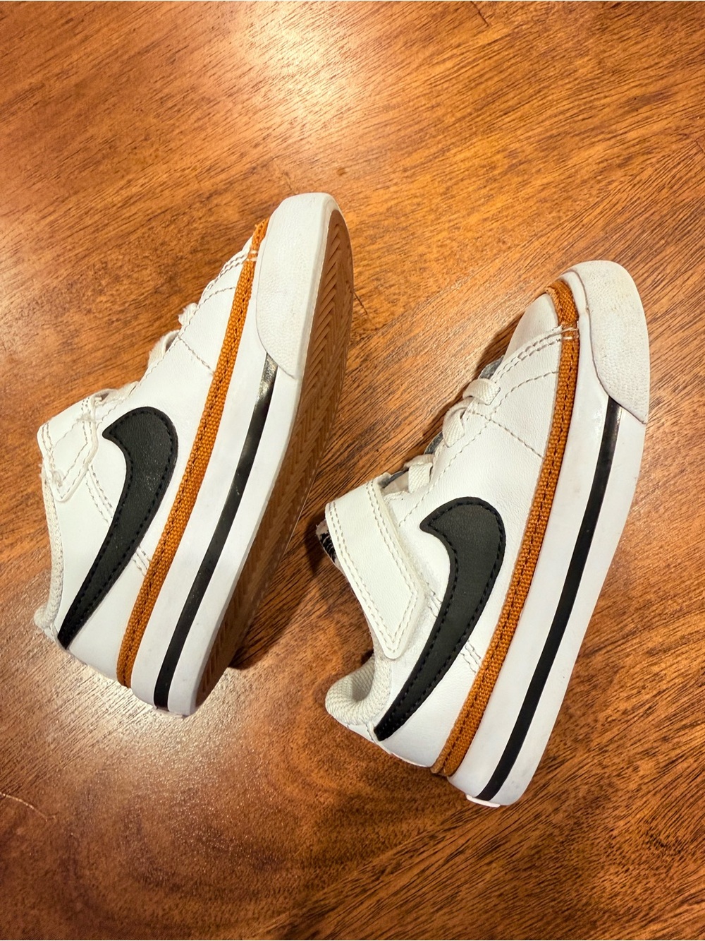 Nike White Kids Sneakers with Black Swoosh and Brown Accent - Picture 7 of 9